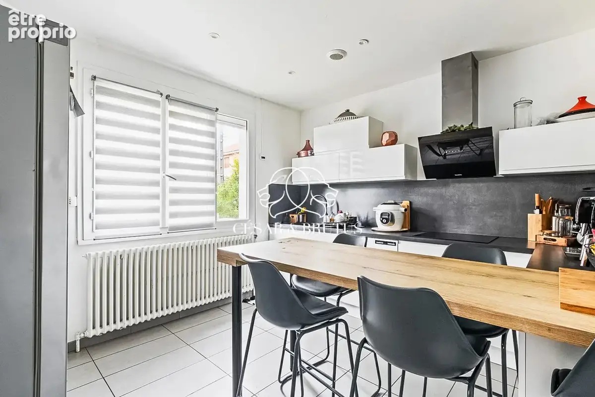 Maison 7 pièces 135 m² à vendre à Venissieux (69200) - photo 4