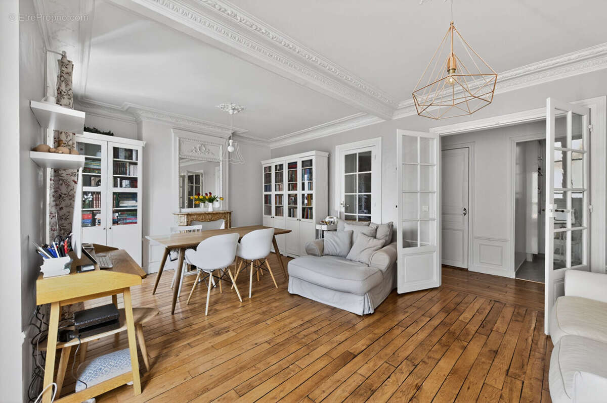 Appartement à PARIS-15E