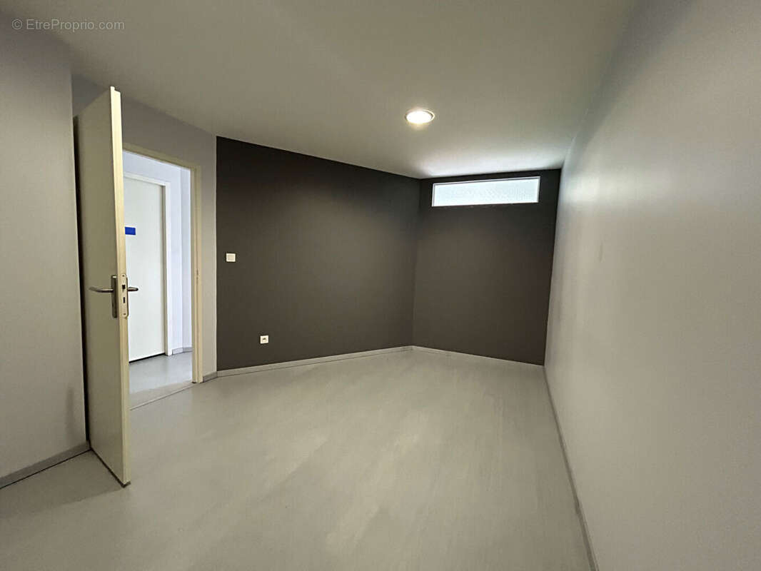 Commerce à SAINT-SULPICE