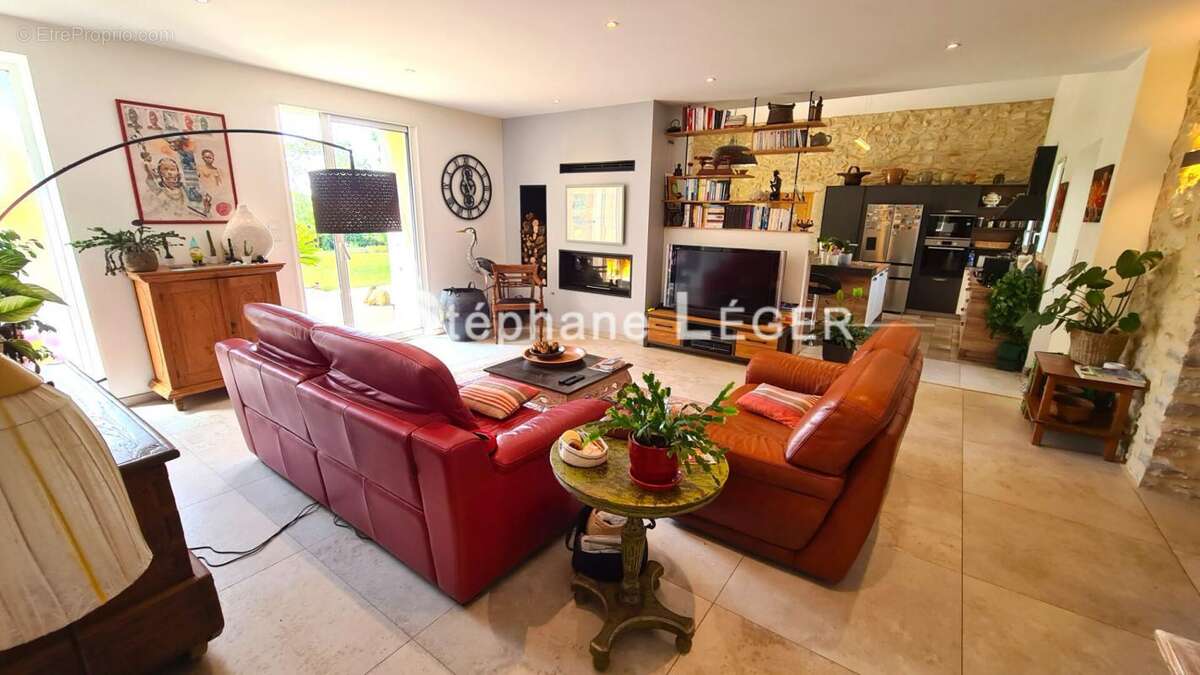 Maison à MONTELIMAR