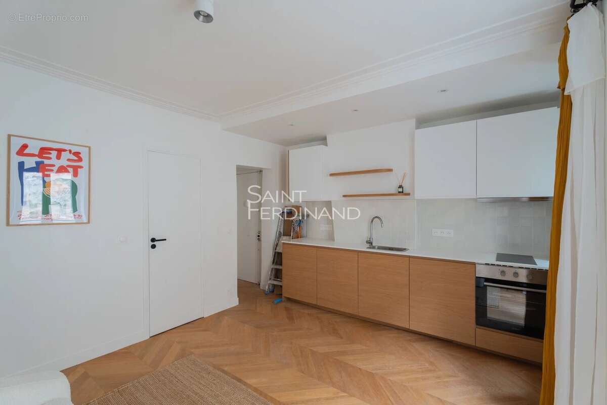 Appartement à PARIS-17E