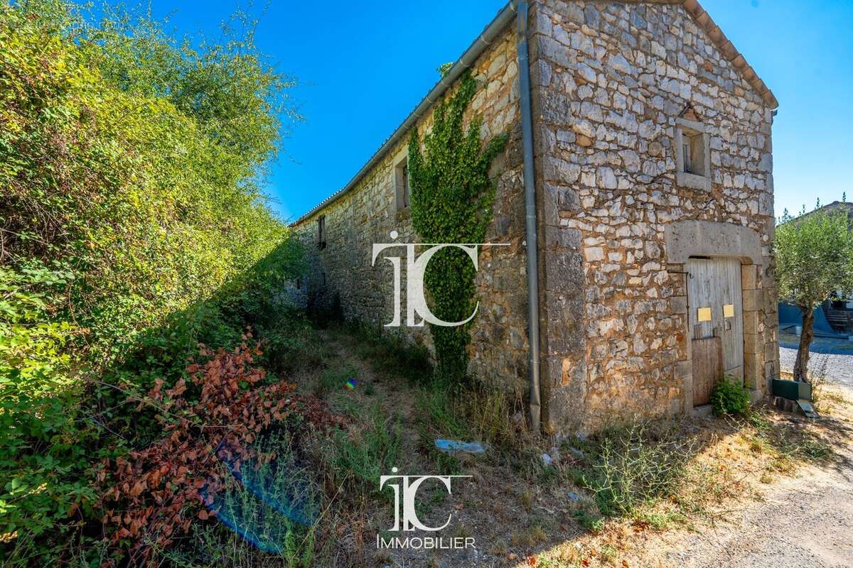 Grange a renover 1497m² de terrain - photo 2