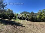 Terrain à SAINT-ETIENNE-LE-LAUS