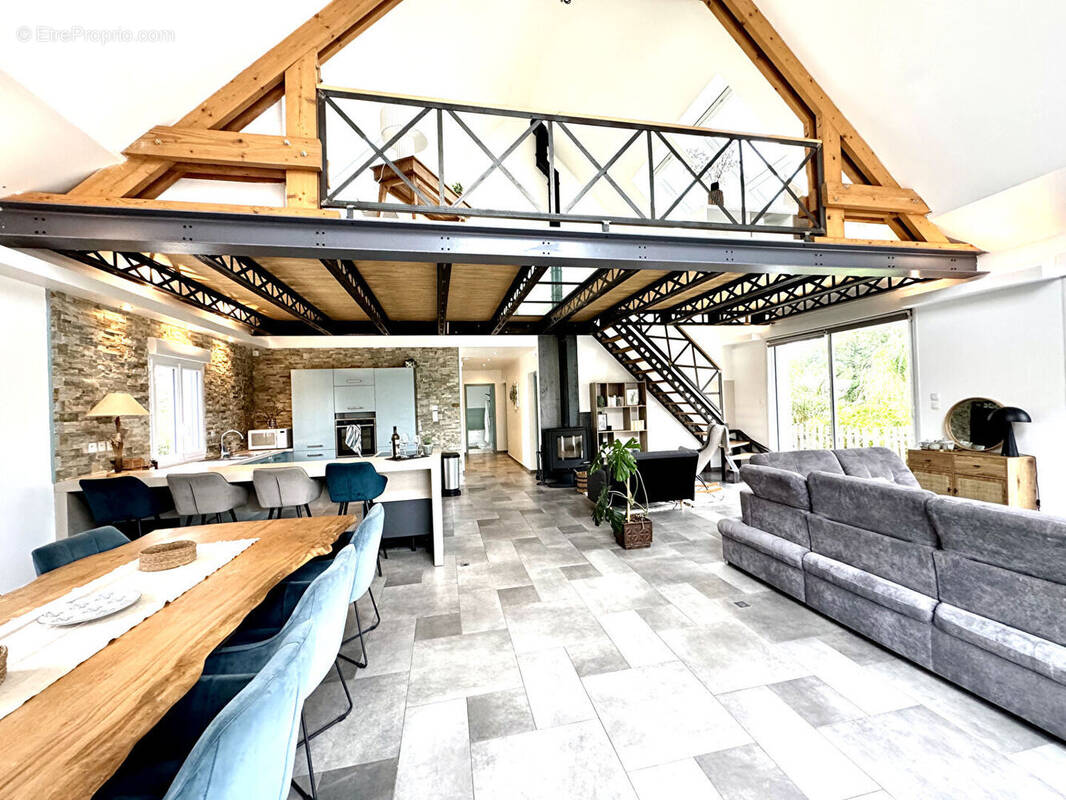 Maison à LA CAPELLE-LES-BOULOGNE