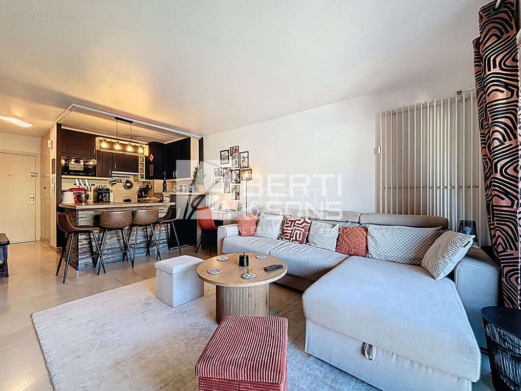 Appartement à MANDELIEU-LA-NAPOULE