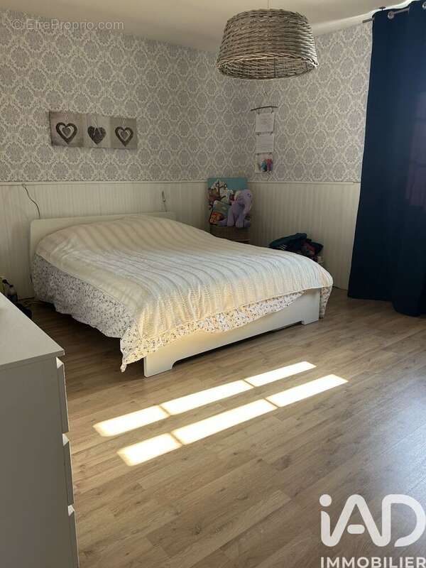 Maison 240 m² à Arpenans  - photo 7