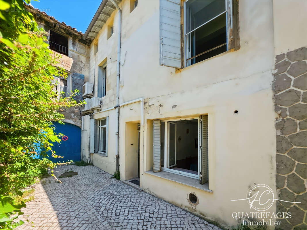 Maison de ville aux beaux volumes proche Théatre. - photo 3