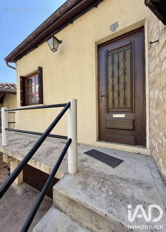 Photo 8