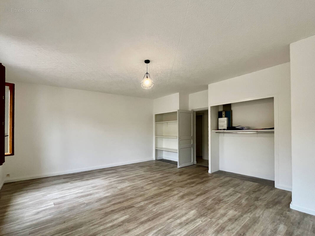 Appartement à SAINTE-LIVRADE-SUR-LOT