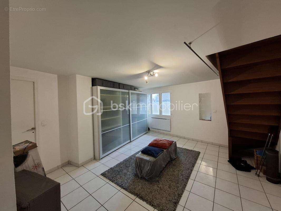 Duplex familial lumineux au cœur d’Auvernaux – volumes, calme et stationnement privatif - photo 10