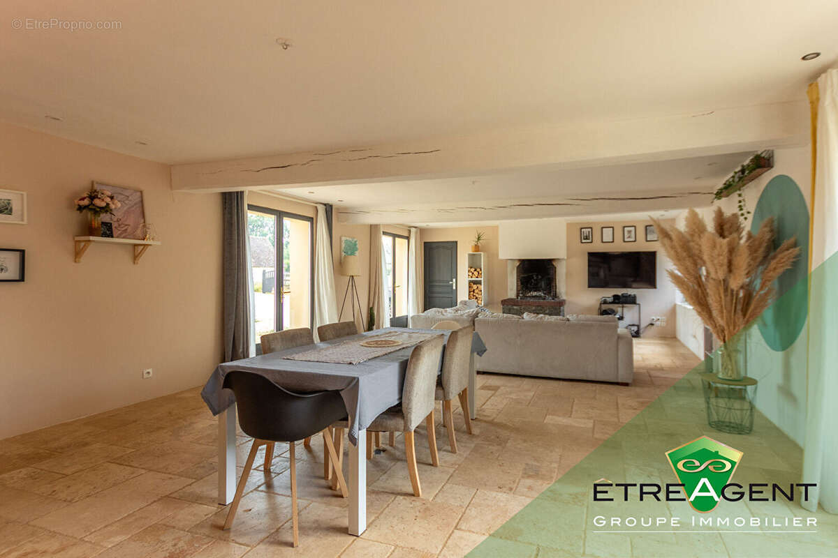 Maison LE FIDELAIRE - 200 m² - 4 chambres - photo 5