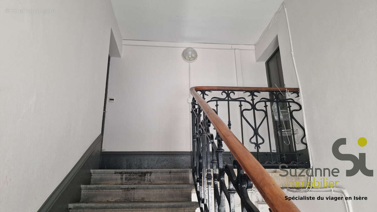 T3 à vendre rue Condorcet  palier 5e étage