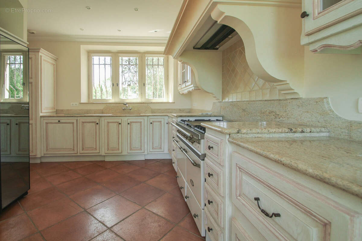 Maison à TOURRETTES