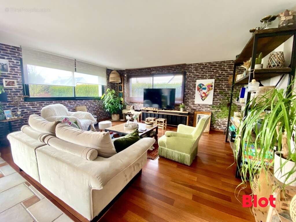 Maison à MONTAUBAN-DE-BRETAGNE