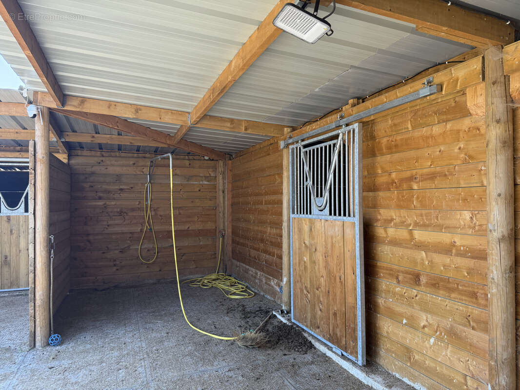 Maison à LA ROCHE-CHALAIS