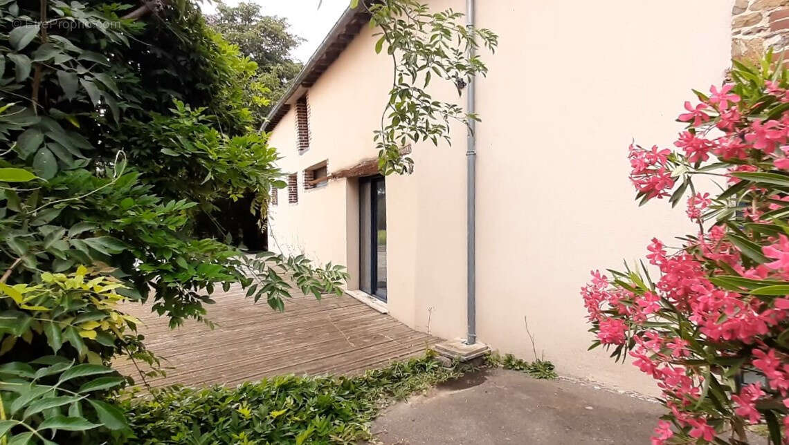 Maison à CORPS-NUDS