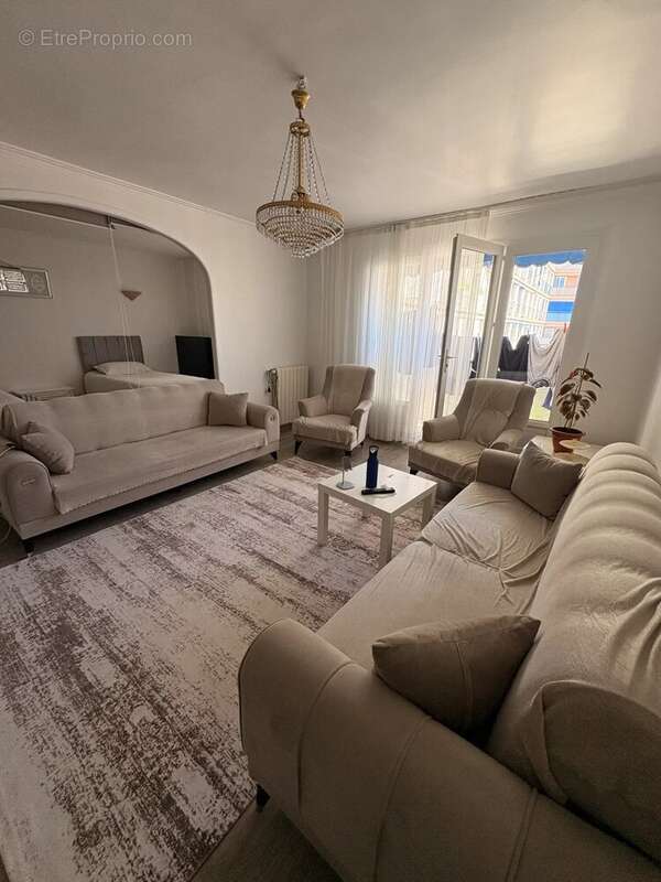 Appartement à MARSEILLE-2E
