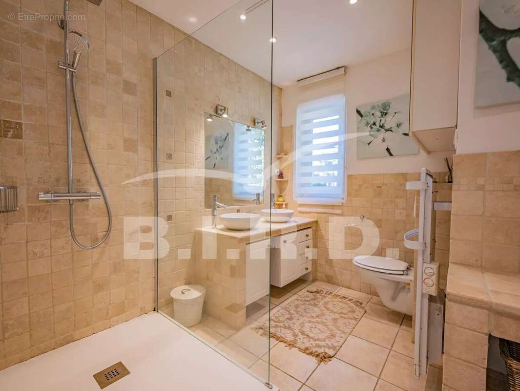 Maison à LES ISSAMBRES