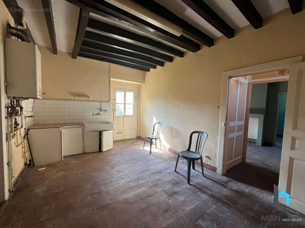 Maison à ALLUYES