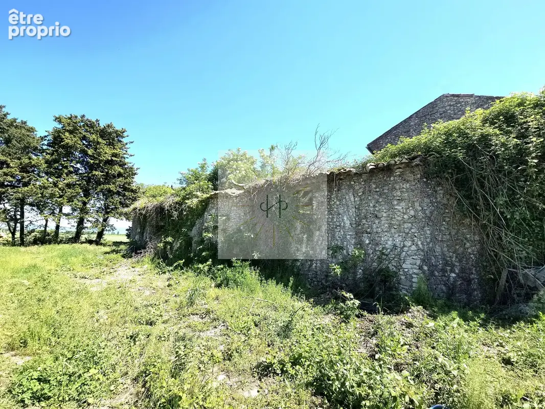 Terrain 1 000 m² à vendre à Saint-Gervais-Sur-Roubion (26160) - photo 2
