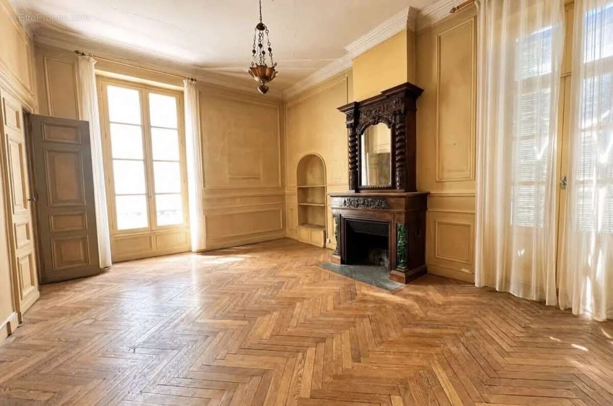 Appartement 206 m² à Nimes  - photo 6