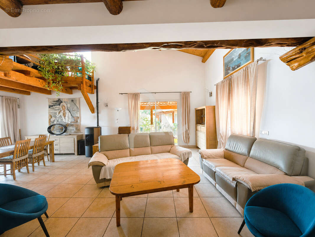 Appartement en duplex t5 de 152 m2 dans petite copropriété de charme à 20min de porto-vecchio - photo 9