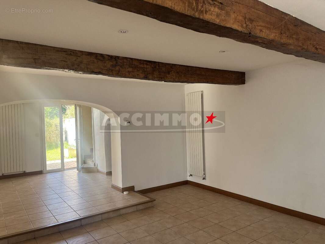 Maison à LAUZERVILLE