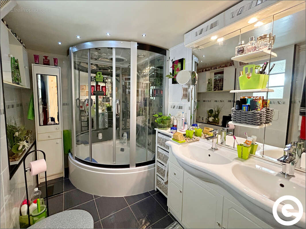 Maison 3 pièce 103 m2 véranda et jardin arboré - Saint-Martin-du-Tertre à 5 min de Sens - photo 10