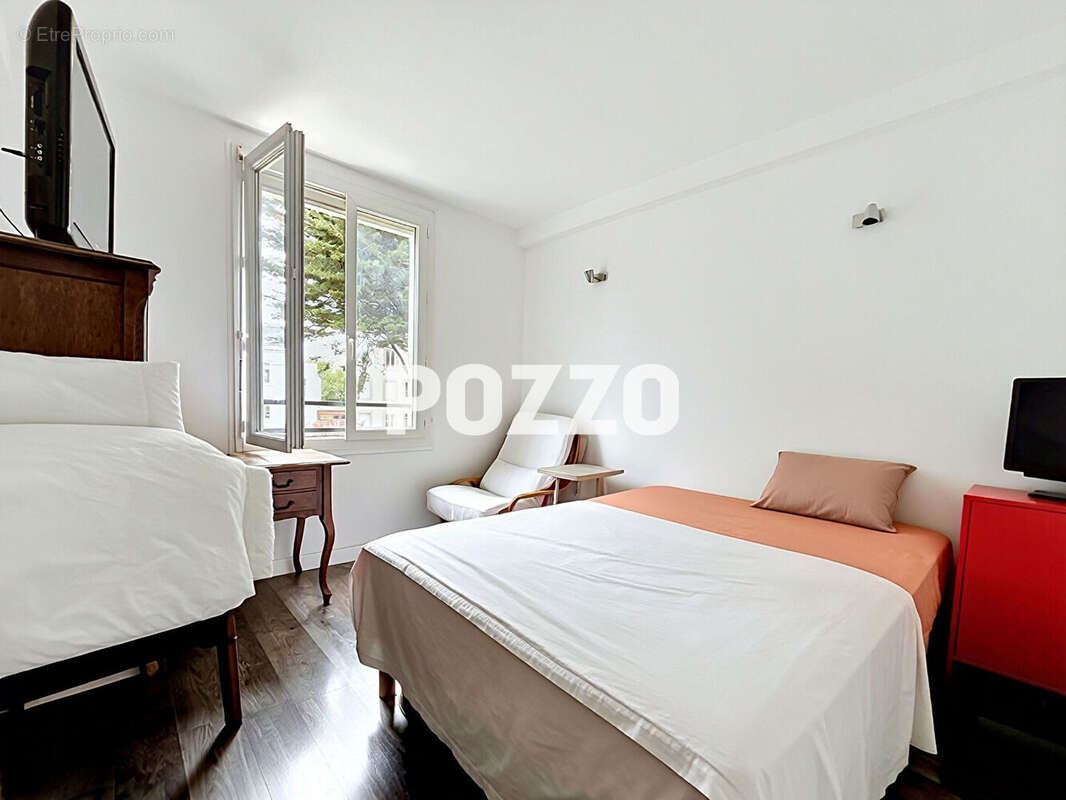 Appartement à DONVILLE-LES-BAINS