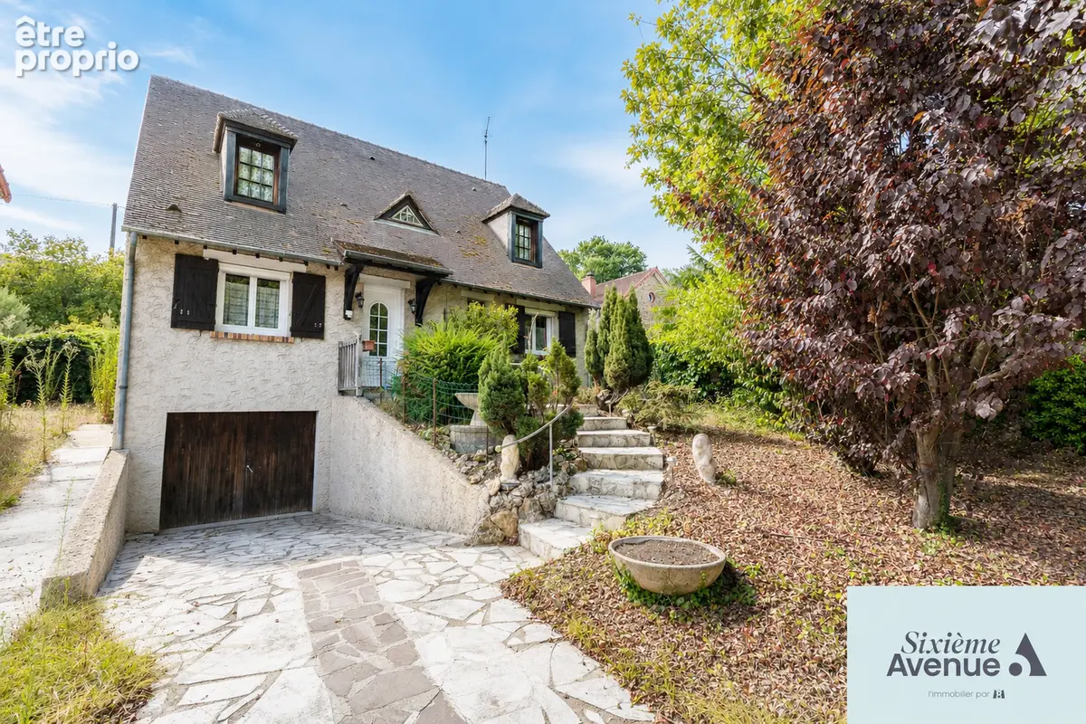 Maison à SAINTE-GENEVIEVE-DES-BOIS