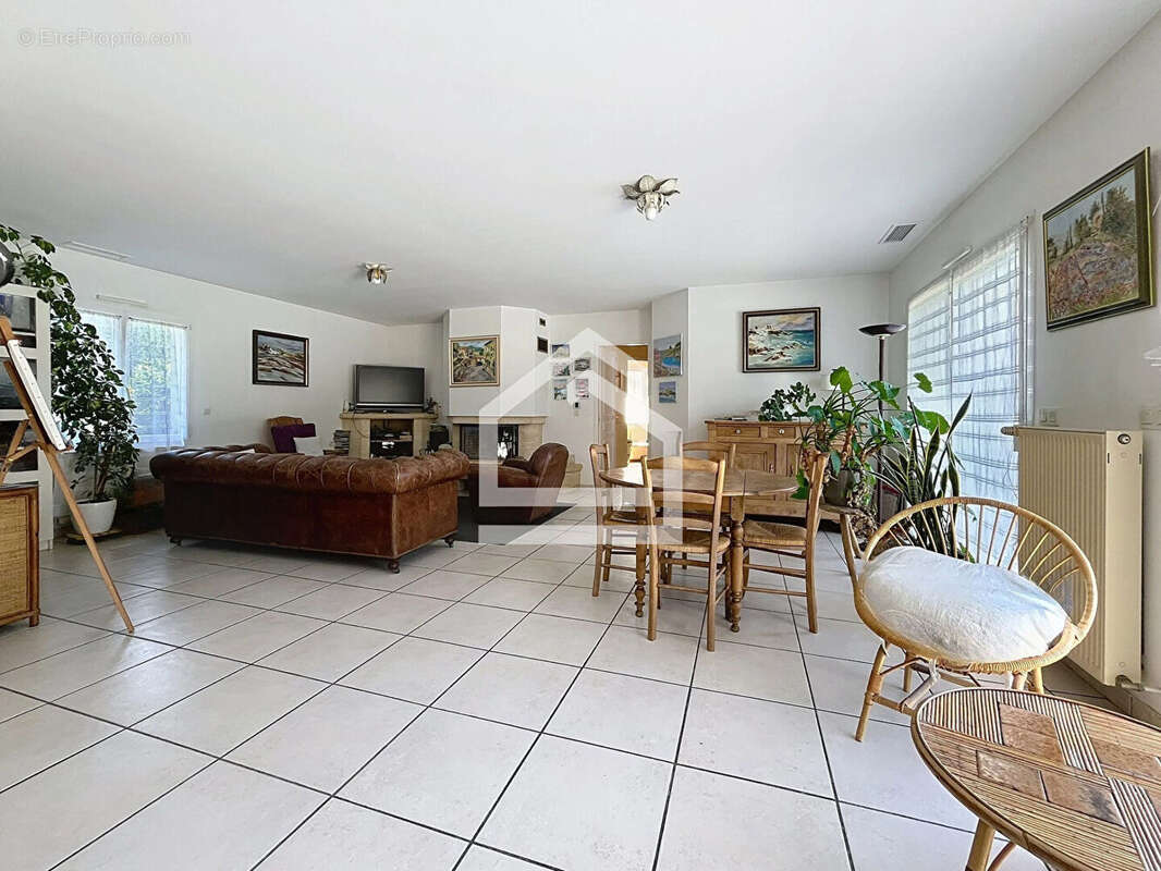 Maison à BLANQUEFORT