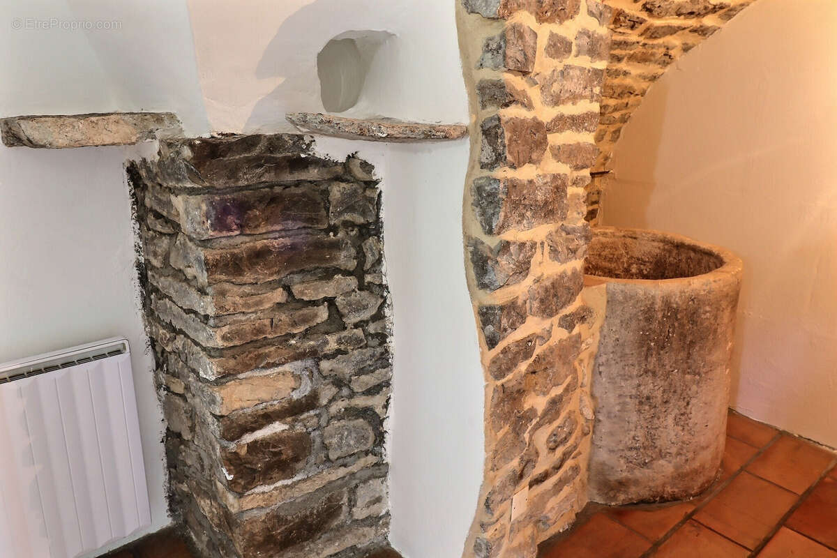 Maison à SAINT-BAUZILLE-DE-MONTMEL