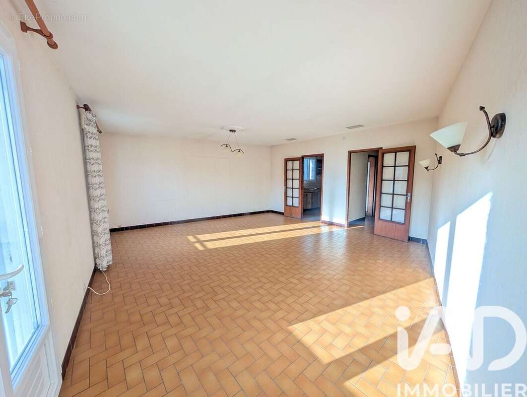 Photo 3 - Appartement à LUSSAC-LES-CHATEAUX