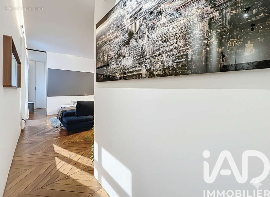 Photo 3 - Appartement à PARIS-8E