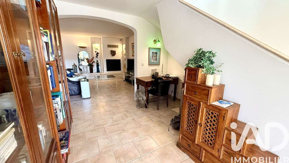 Photo 9 - Maison à ROQUEBRUNE-SUR-ARGENS