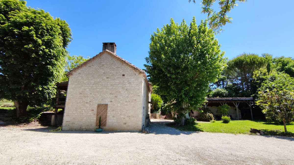 Maison à CASTELNAU-MONTRATIER