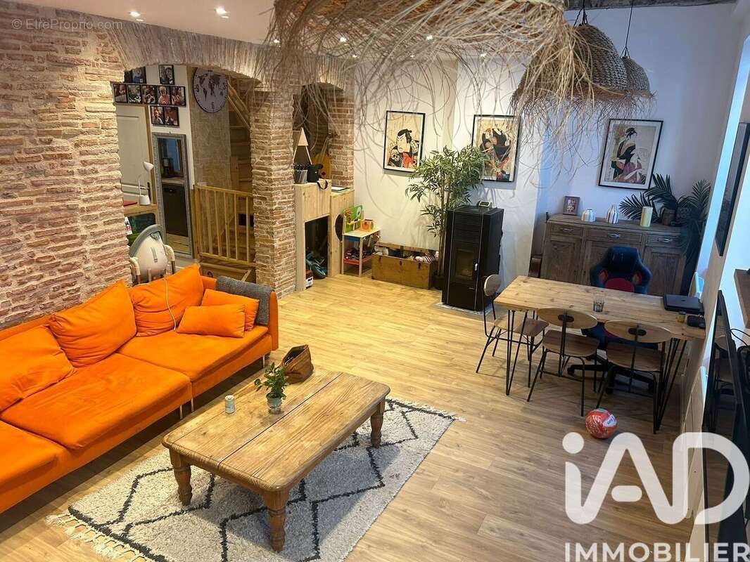 Appartement 270 m² à Saint-Antonin-Noble-Val  - photo 2