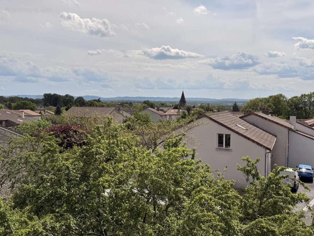 Maison à PEYRAT-DE-BELLAC