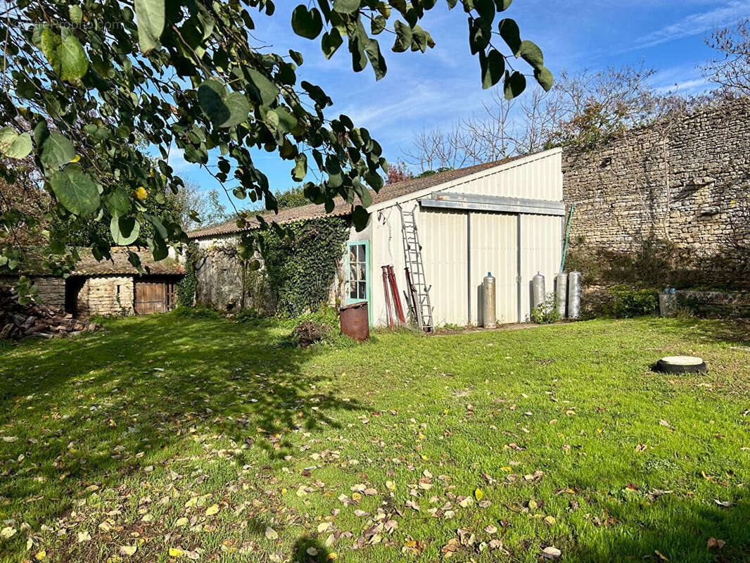 Maison à CHAILLE-LES-MARAIS