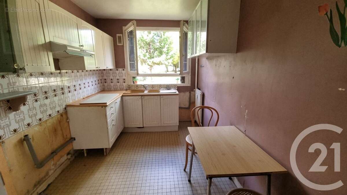 Appartement à SAINT-MAUR-DES-FOSSES