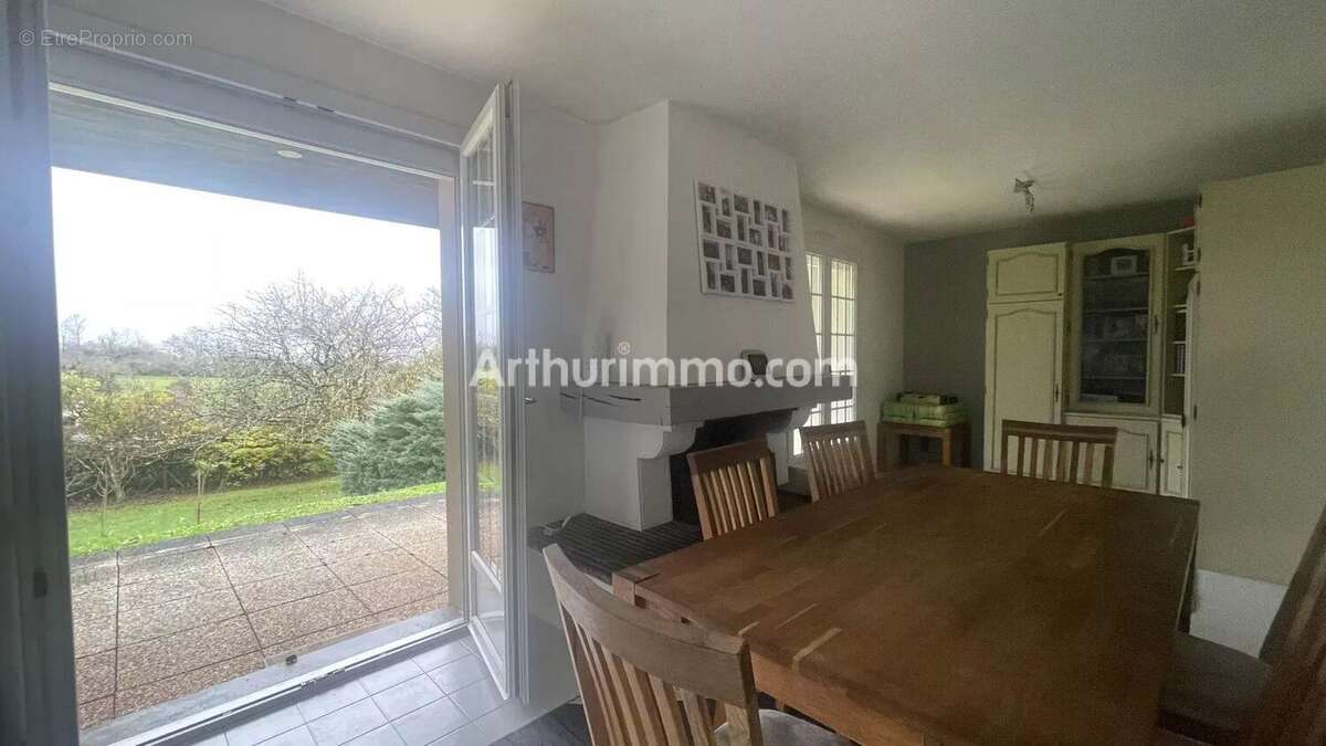 Maison à LONS-LE-SAUNIER