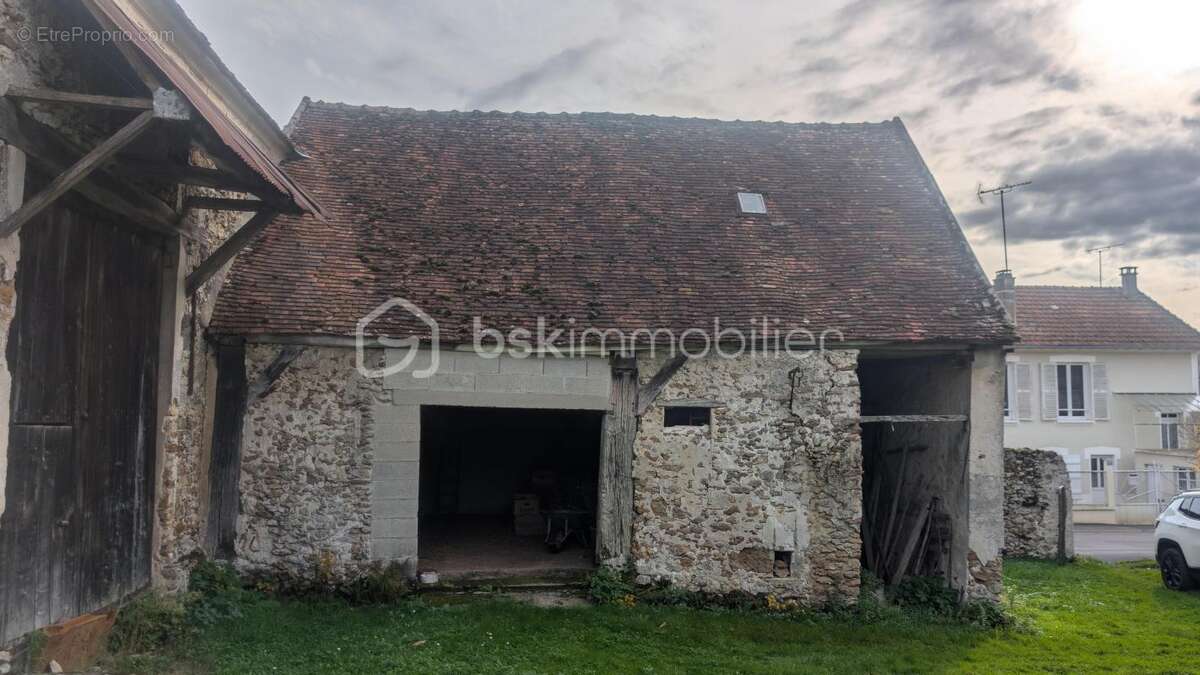 Maison à SAINT-GERMAIN-SOUS-DOUE