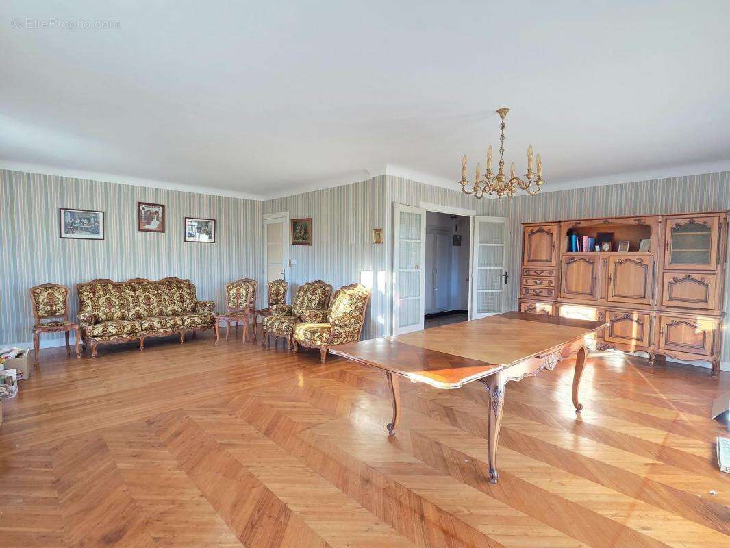 Maison à FONTCOUVERTE