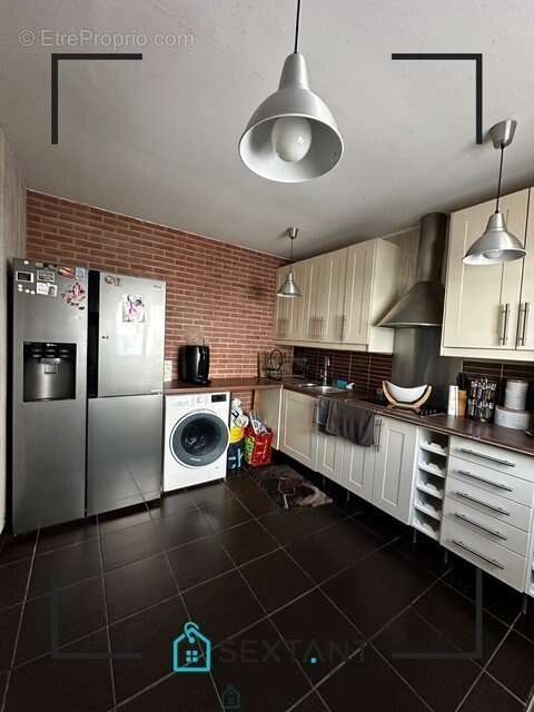 Maison à SAINT-ETIENNE-DU-ROUVRAY