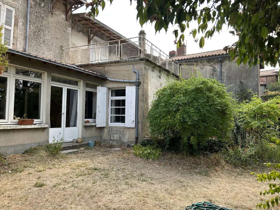 Maison 265 m² à Bressuire  - photo 25