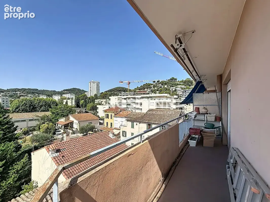 VALLAURIS 3 pièces avec terrasse de 19 m², triple exposition, aperçu mer et cave - photo 7
