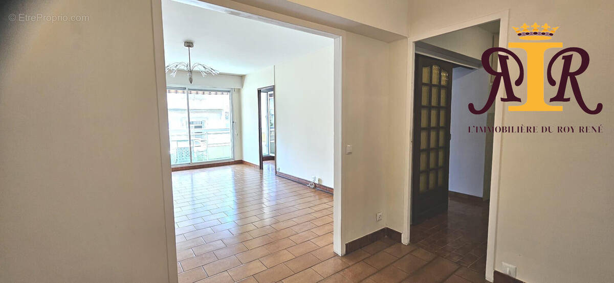 Appartement à MARSEILLE-5E