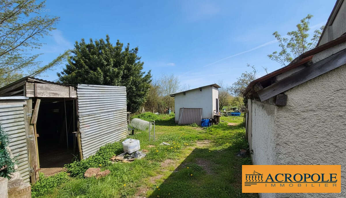 Maison à IVOY-LE-PRE