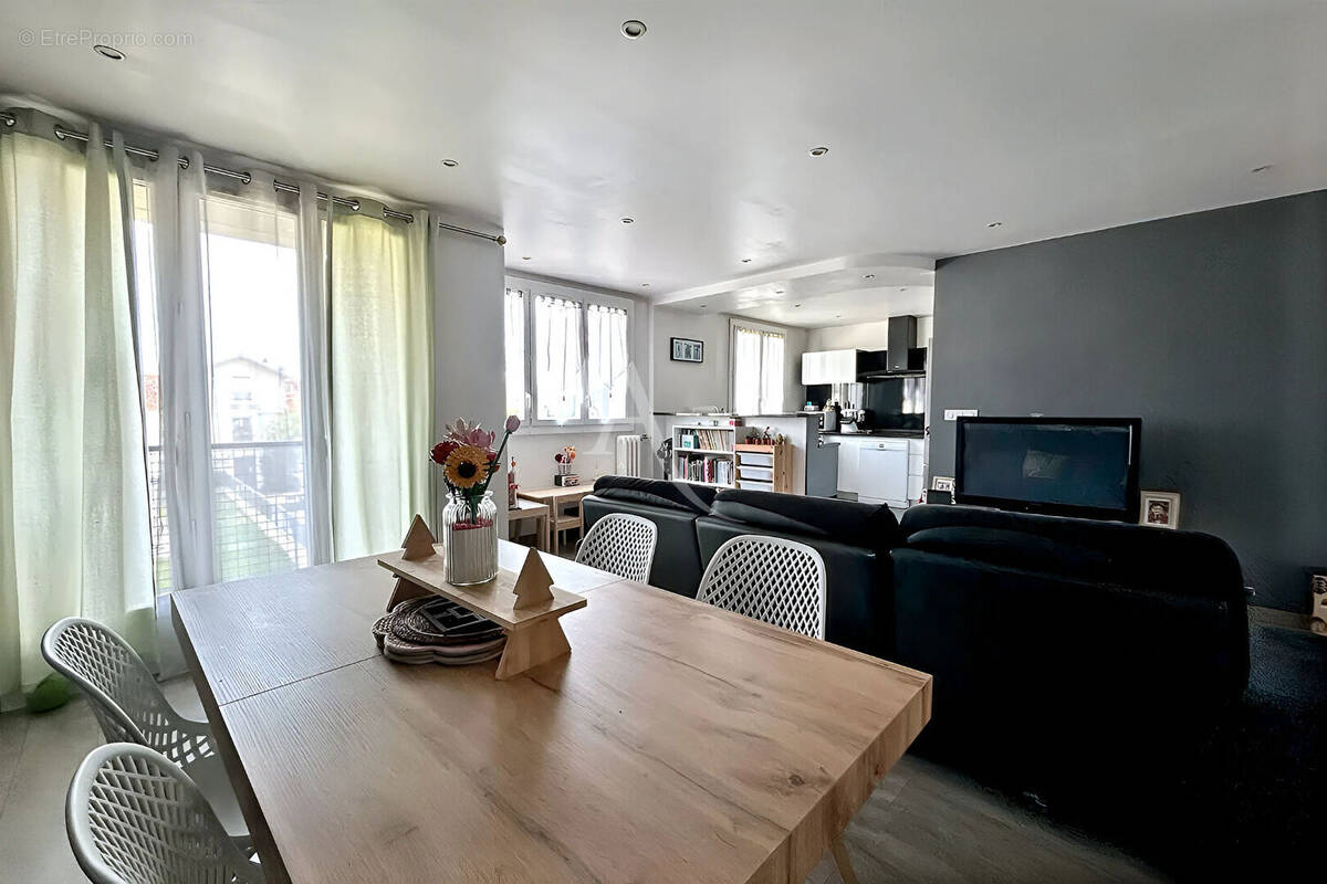Appartement à SAINT-MAUR-DES-FOSSES