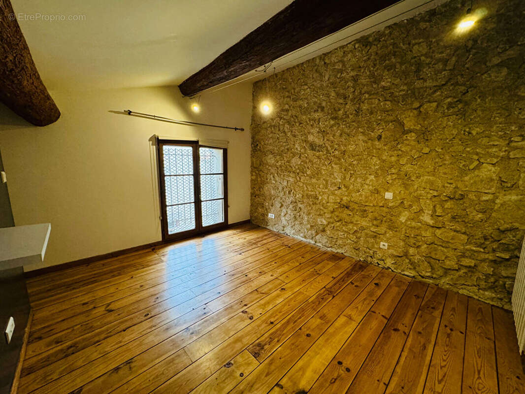 Appartement à LESPIGNAN